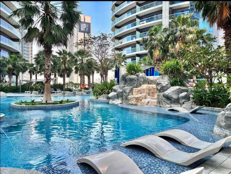 Amazing Oasis 1500 Sqft View Amenities Apartment *